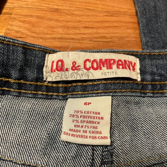 Low rise straight leg jeans. Tagged Size 6Repop... - Picture 5 of 7